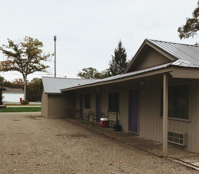 Brentwood Lodging (Ternes Motel) - Web Listing (newer photo)